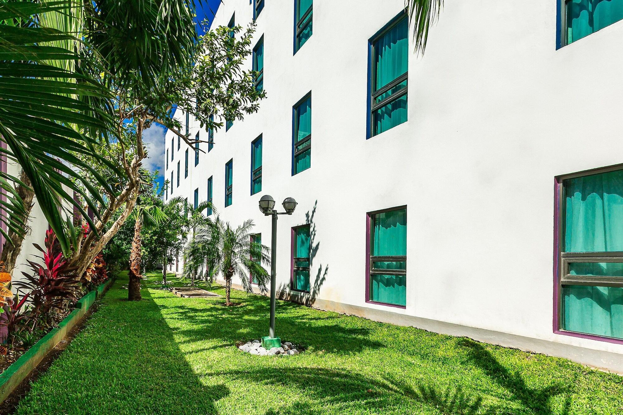 The Magic Hotel Playa del Carmen Bagian luar foto
